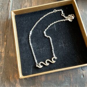 Silver Wave Bracelet – Minimalist Coastal Charm